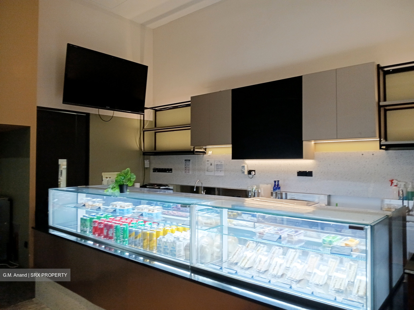 Club Street (D1), Retail #611127361
